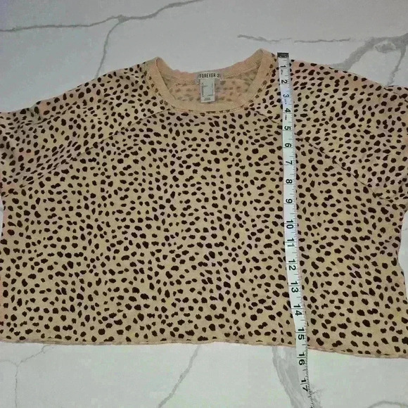 Forever 21 Cheetah Long Sleeve Crop Top Size Large - Picture 7 of 7
